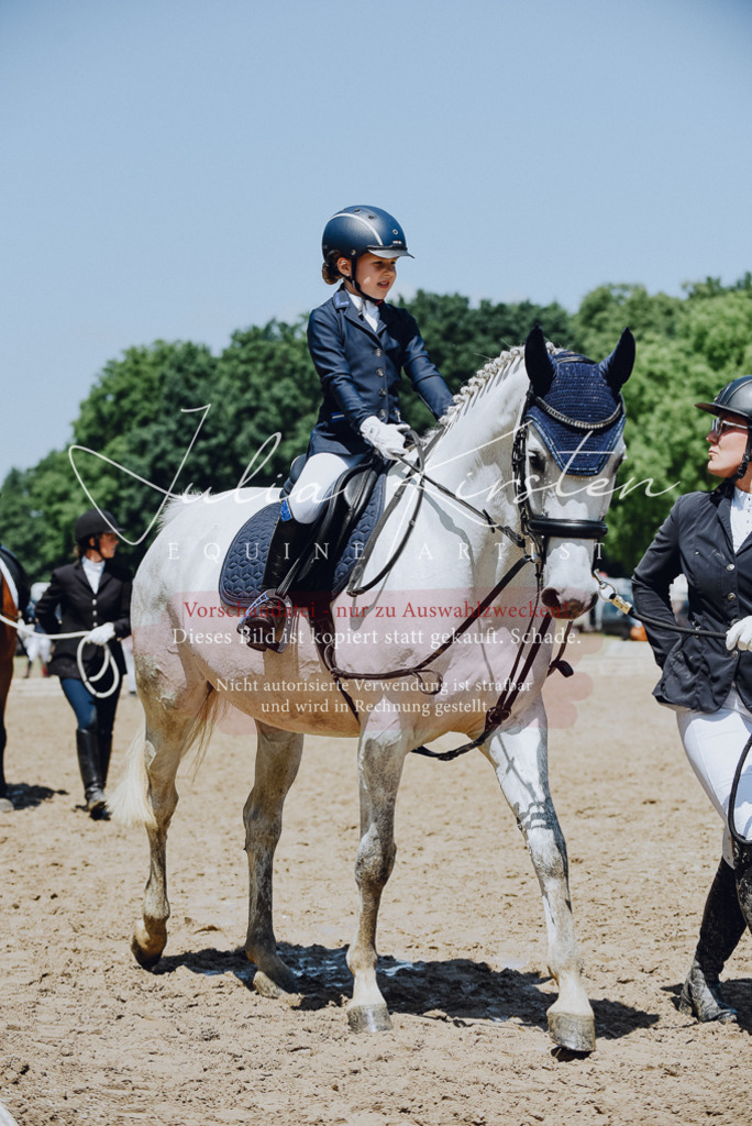 DSC_2200 | Pferde- und Turnierfotografie in Westsachsen. Pferdeportraits, Auftragszeichnungen und intuitive Kunst.