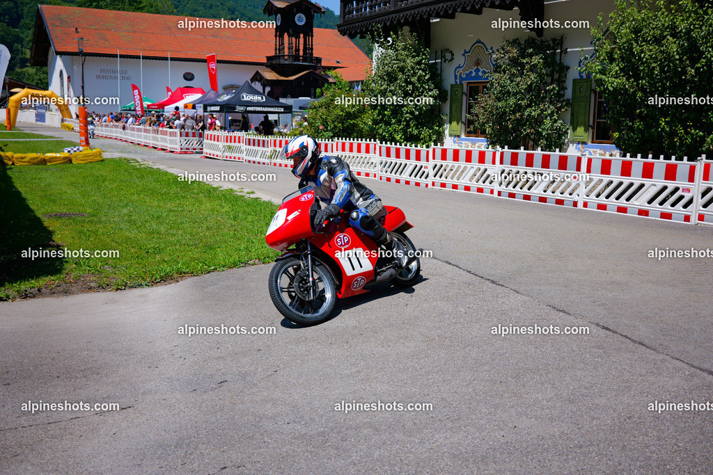 P1036990-2 | Erleben Sie atemberaubende, hochqualitative Fotos Ihrer Fahrt entlang der malerischen Alpenstraßen. Besuchen Sie alpineshots.com, um professionelle Aufnahmen Ihrer unvergesslichen Reise zu finden und zu kaufen - Realisiert mit Pictrs.com