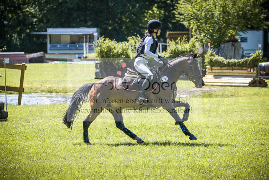 DOS_4088 | Entdecke hochwertige Reitturnierfotos von Foto Oger. Professionell, emotional und authentisch – jetzt Lieblingsmomente im Shop bestellen.Deutschlandweite Turnierfotografie. - Realisiert mit Pictrs.com