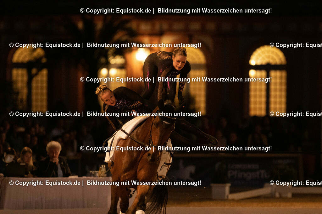 20230527_Voltigieren_NASPA_Flutlicht_0830 | equistock