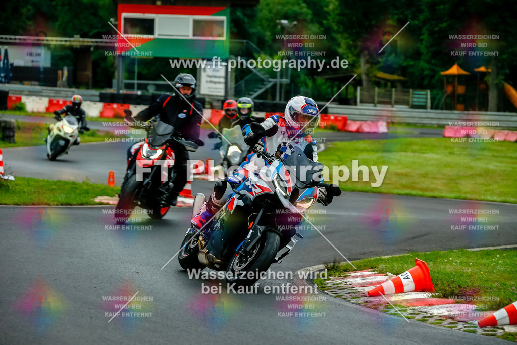 VBK-3484 | Hier findet Ihr Bilder von Touristenfahrten auf der Nürburgring Nordschleife oder von anderen Veranstaltungen die ich besucht habe. Viel Spass beim Durch Schauen 