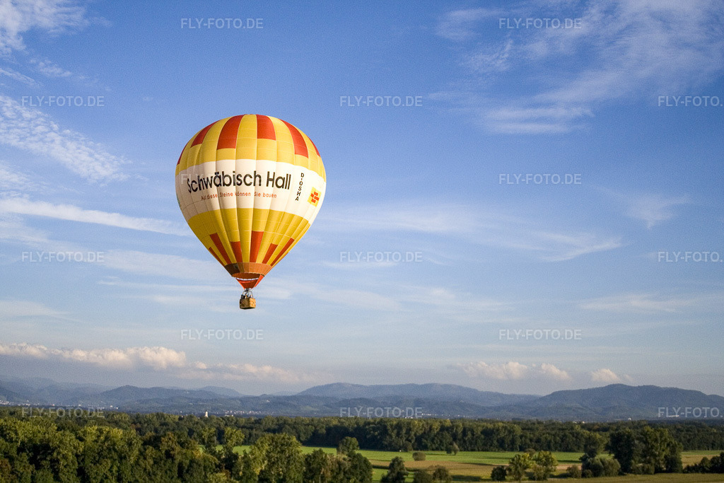 Luftbild: Ballonstart bei Legelshurst im Ortsteil Legelshurst in Willstätt im Bundesland Baden-Württemberg in Deutschland. Foto: IMG_8171.jpg vom 15.09.2007 durch Werner Riehm/FLY-FOTO.de