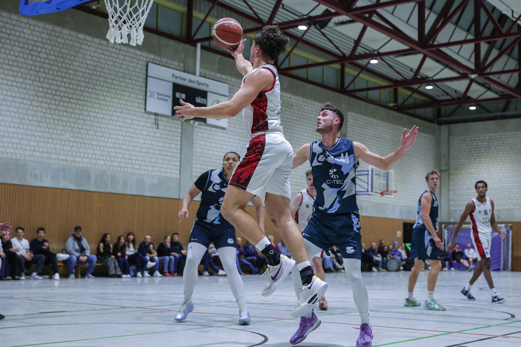 1.Regio BAYER GIANTS vs LippeBaskets Werne-67 | Fotos von Basketballspielen aus dem Raum NRW fotografiert von Gero Mueller-Laschet und Daniel Schaefer - Realisiert mit Pictrs.com