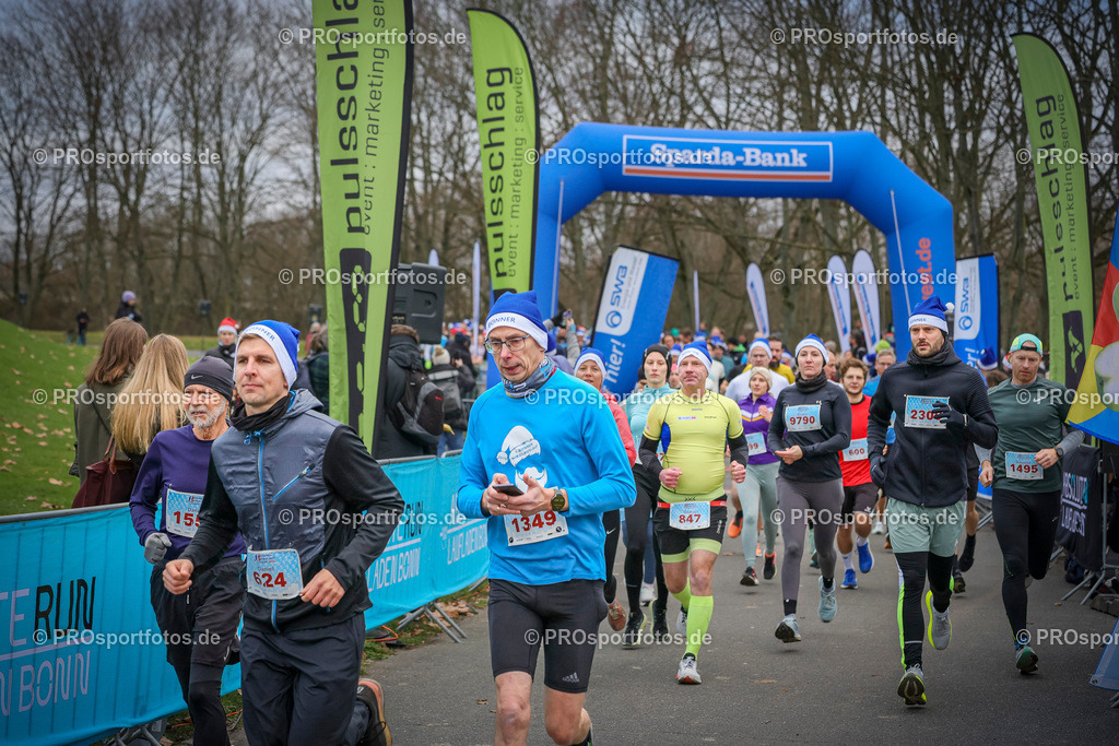 6. Bonner Nikolauslauf; Bonn, 14.12.2025 | Impressionen vom 6. Bonner Nikolauslauf am 14.12.2025 in Bonn (Nordrhein-Westfalen). 
