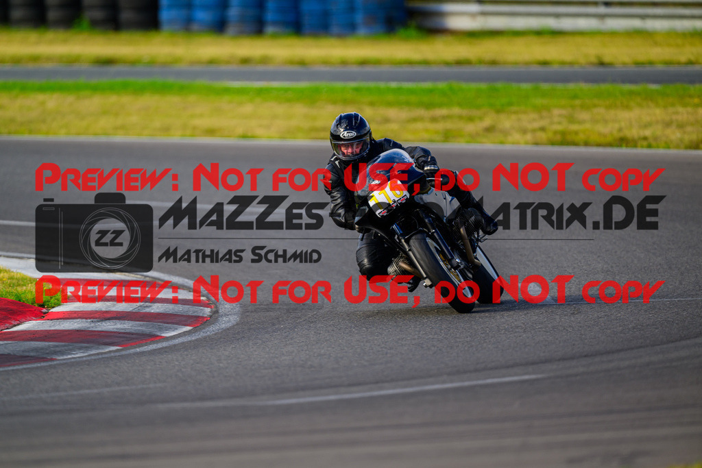 MaZZes_FotoMatrix_240724_6007705_2-513 | GELB