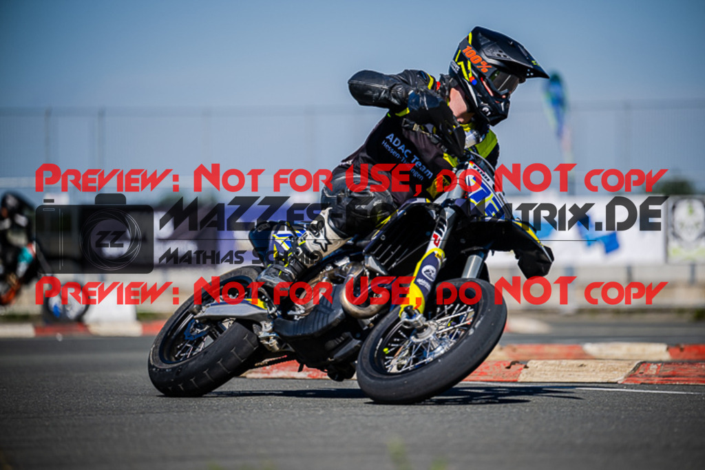 MaZZes_FotoMatrix_220903_1137 | S3