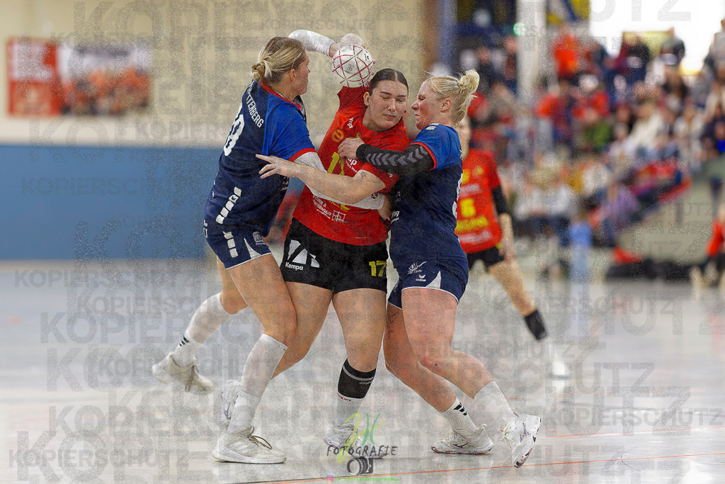 Frauen Regionalliga (HHV); HSG Wettenberg - TV Hüttenberg | Frauen Regionalliga (HHV); HSG Wettenberg - TV Hüttenberg am 06.12.2025 in Launsbach (Wettenberg) (Halle GS Launsbach (Wettenberg))Photo © 2025 - Jörg Heinrich - Realisiert mit Pictrs.com