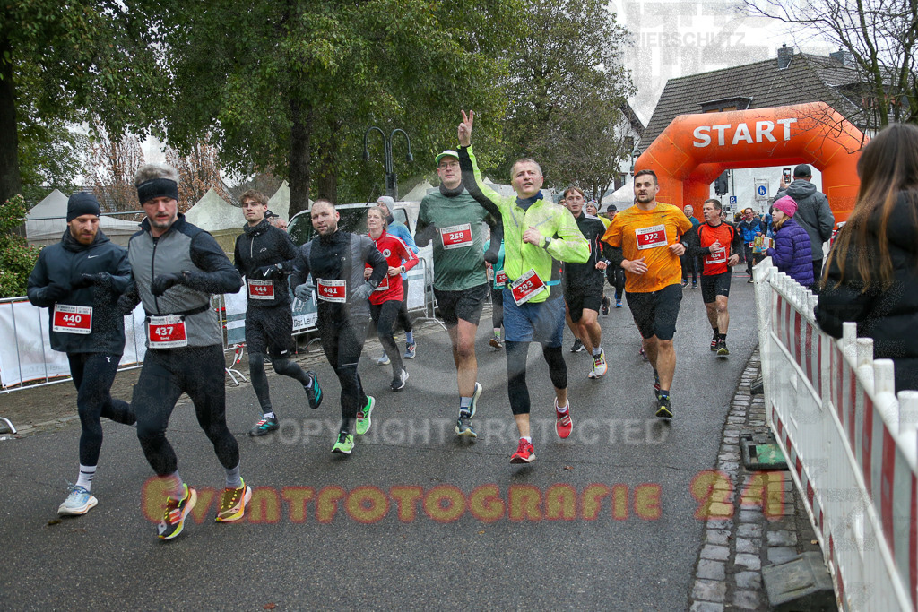 251130_1143_EX1_8482 | Sportfotografie im Rhein-Sieg Kreis, Köln, Bonn, NRW, Rheinland Pfalz, Hessen, etc. Unser Tätigkeitsfeld umfasst den Laufsport vom Volkslauf über den Marathon, Duathlon, Triathon bis zum Ultralauf wie Kölnpfad Ultra oder Schindertrail.