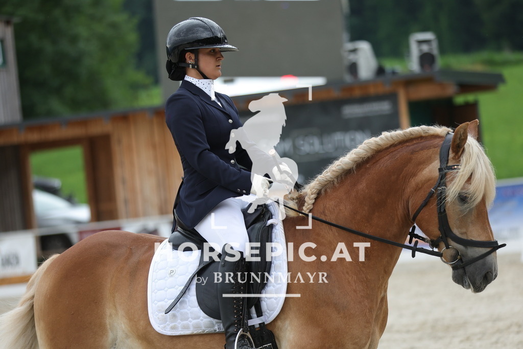 0P6A3603 | Willkommen bei Brunnmayr - Design & Fotografie – Ihrem Spezialisten für Reitturniere und Pferdeveranstaltungen in Oberösterreich, Salzburg und Bayern! Seit über 17 Jahren sind wir leidenschaftlich dabei.