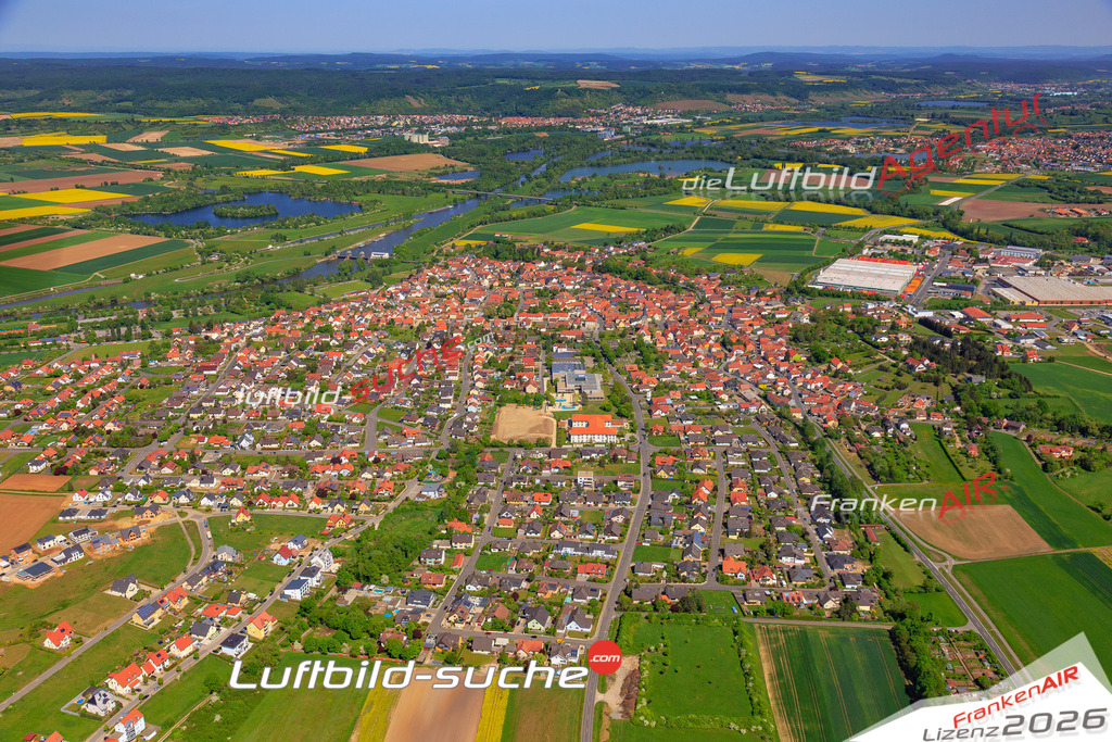 Das Luftbild der Stadt Knetzgau wurde 2018 vom Flugzeug heraus erstellt (keine Drohne) Aufnahmehöhe ca.400 Meter- hohe Auflösung für beste Druck-Qualität