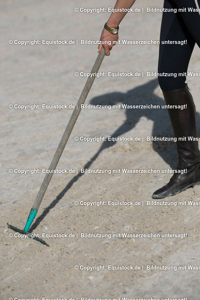 20160421_Reitplatzpflege_0025 | equistock