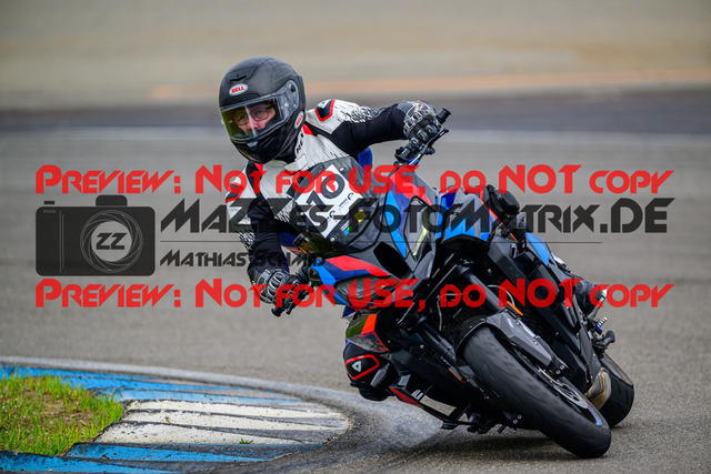 MaZZes_Fotomatrix_20250421_6007705_5222 | GELB