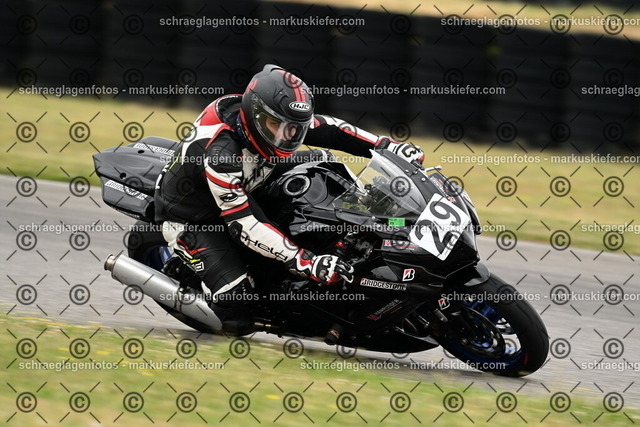 25bt02-1377 | markuskiefer.com - Realisiert mit Pictrs.com