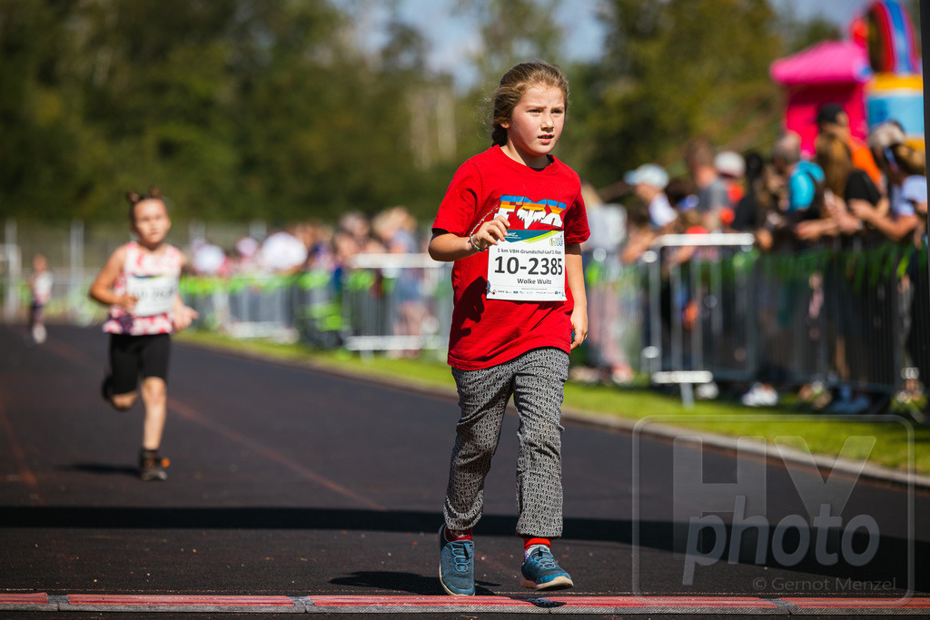 16. Hoywoj-CityLauf im Sportforum Hoyerswerda - 16.09.2023 | 1km VBH-Grundschul-Lauf 2. Klassen - Realisiert mit Pictrs.com