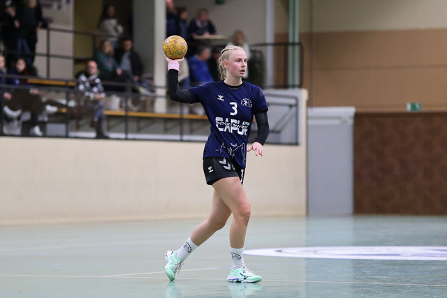 Handball I Damen I Saison 2025-2026 I Verbandsliga Süd I HSG Kalkberg 06 - MTV Dänischenhagen I 14.12.2025.131 | Franziska Hänisch (3, HSG Kalkberg 06) - Realisiert mit Pictrs.com