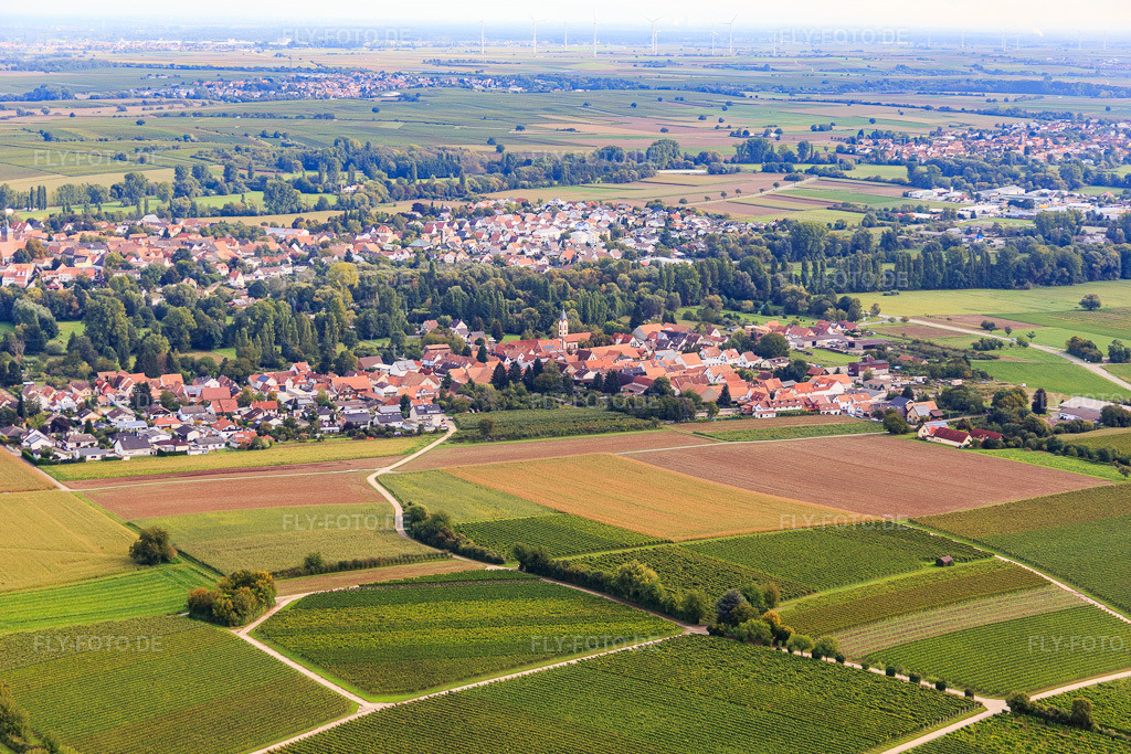 Luftbild: Ortsansicht aus Süden im Ortsteil Mühlhofen in Billigheim-Ingenheim im Bundesland Rheinland-Pfalz in Deutschland. Foto: IMG_072563.jpg vom 19.09.2014 durch Werner Riehm/FLY-FOTO.deAuflösung des Originals: 5322 x 3548 px