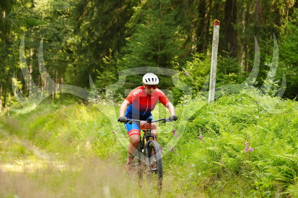 FC103217 | Fotogalerie der Treibjagd im Dunkelwald - Dein MTB Etappenrennen im Erzgebirge - Realisiert mit Pictrs.com