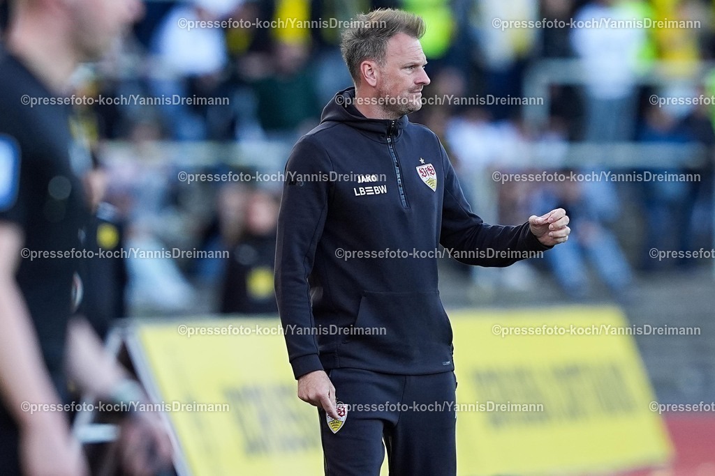 xYDR09052501065 | 09.05.2025, xydrx, Fußball, Borussia Dortmund II - VFB Stuttgart II, 3.Liga, Stadion Rote Erde, Saison 2024 2025: Markus Fiedler (Trainer VFB Stuttgart II) DFB regulations prohibit any use of photographs as image sequences and or quasi-video.
