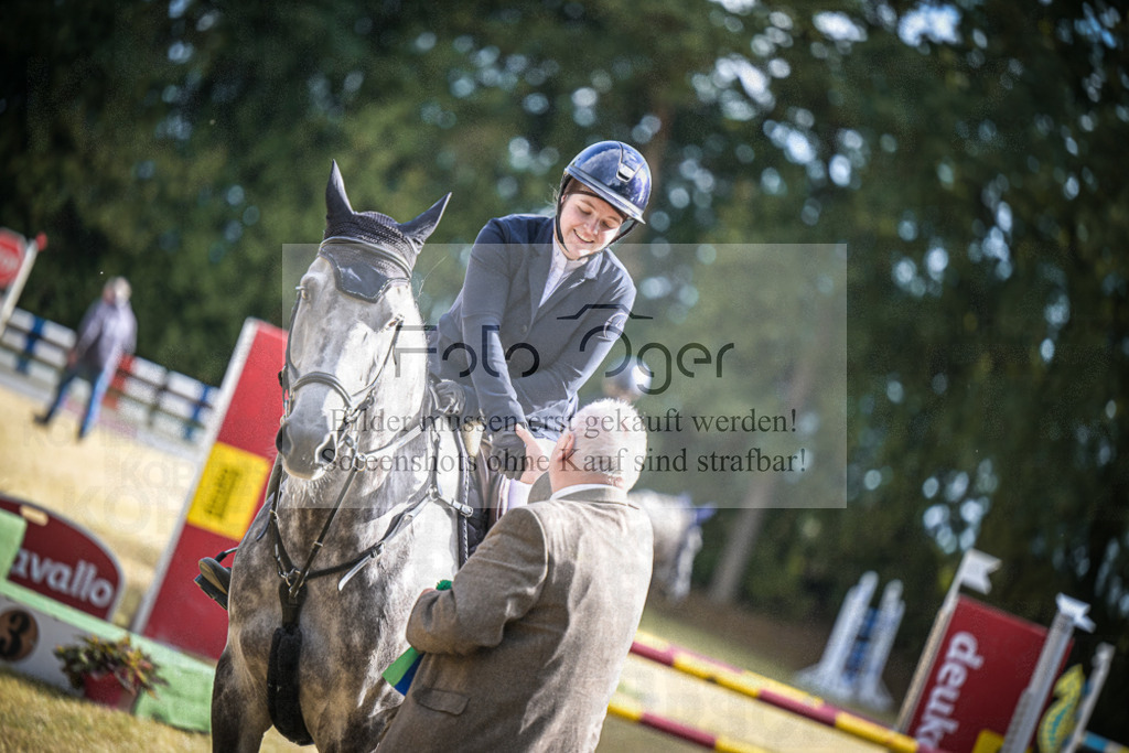 DOS_0037 | Entdecke hochwertige Reitturnierfotos von Foto Oger. Professionell, emotional und authentisch – jetzt Lieblingsmomente im Shop bestellen.Deutschlandweite Turnierfotografie. - Realisiert mit Pictrs.com