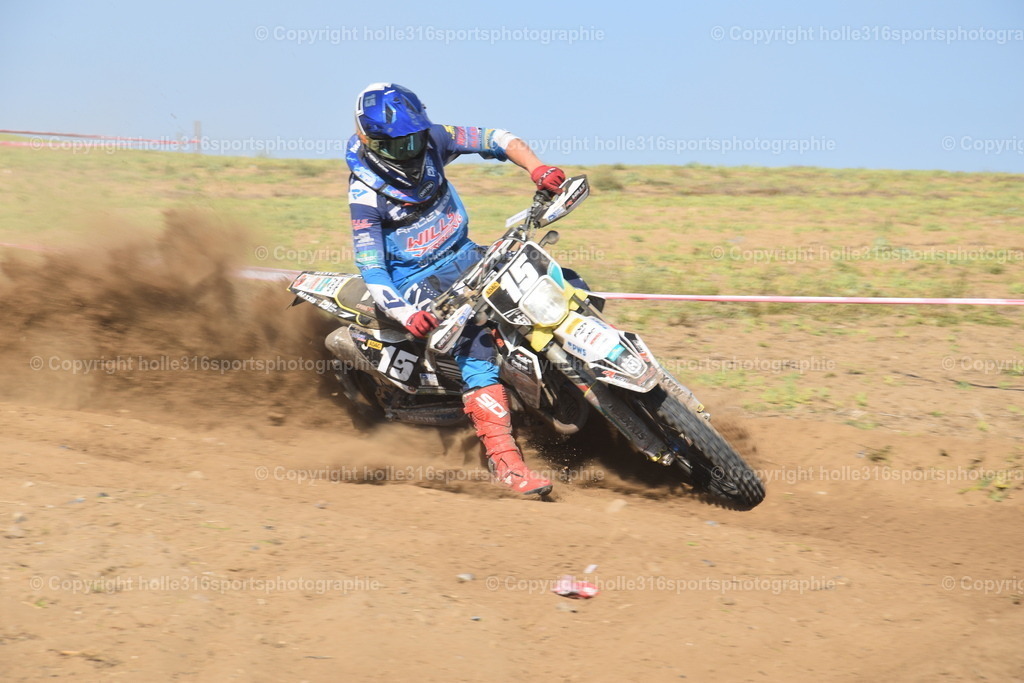 DSC_0403 | Sportfotografie , Motorsport, Motoross, Reitsport, Mointainbike, Enduro,
Landschaft , Outdoor, Eventfotografie, Landschaft, Bilder online bestellen - Realisiert mit Pictrs.com