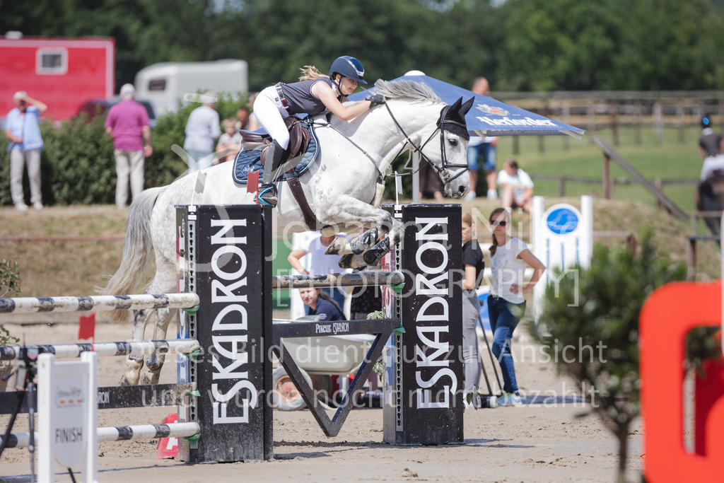 220612_LüPfSpTa_Punkte-L-530 | Lützower Pferdesporttage
Punktespringprüfung Kl.L mit Joker geschlossen
12.06.2022