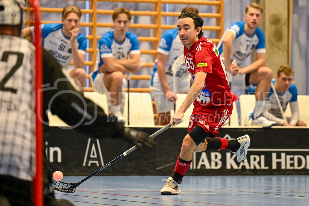 Strängnäs IBK vs FBC Kalmarsund Ungdom - 6. =January= 2024 | Strängnäs IBK vs FBC Kalmarsund Ungdom
Thomas Arena, Strängnäs
Rasmus Jansson (#65 Strängnäs IBK)
Bild: Sportfotografie Markus Aeschimann | www.markus-aeschimann.ch - Realisiert mit Pictrs.com