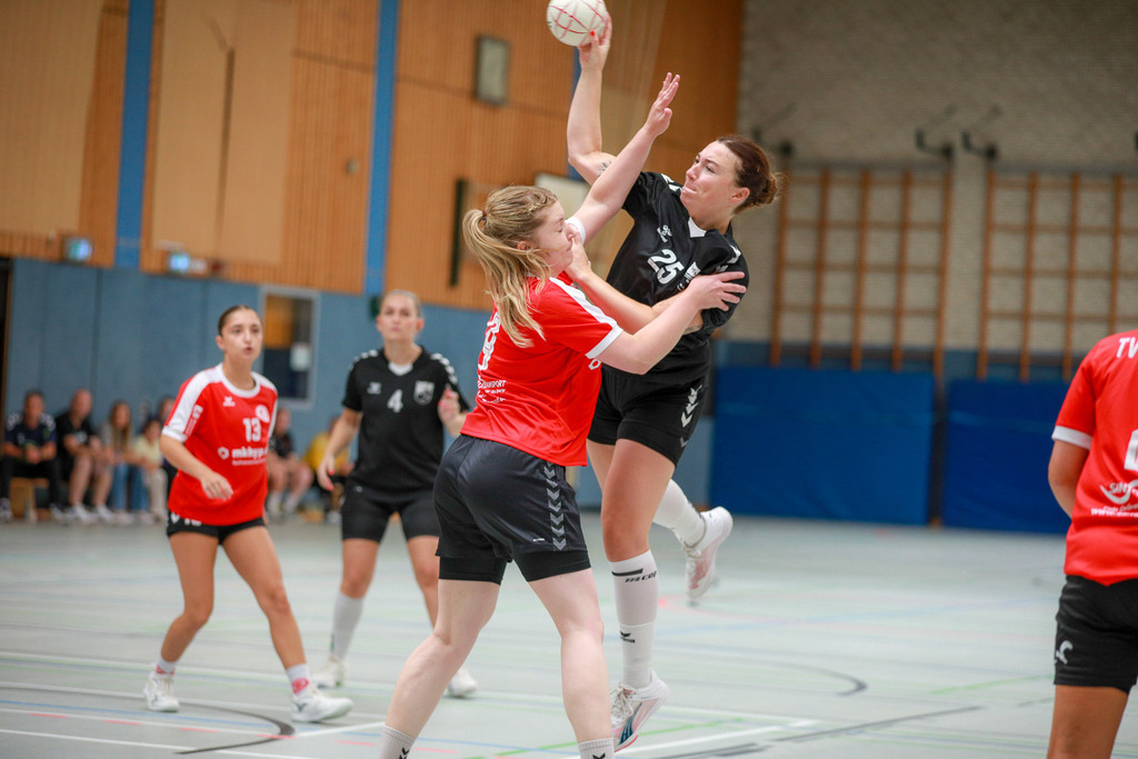 Rheinhausen-Lobberich_Plus_310825_008 | Bildergalerie von Sport-Ereignissen aber auch von weiteren spannenden Dingen - nicht nur vom Niederrhein. In Anlehnung an den bekannten Spruch von Hanns Dieter Hüsch heißt das Motto: "Niederrhein ist überall".  - Realisiert mit Pictrs.com