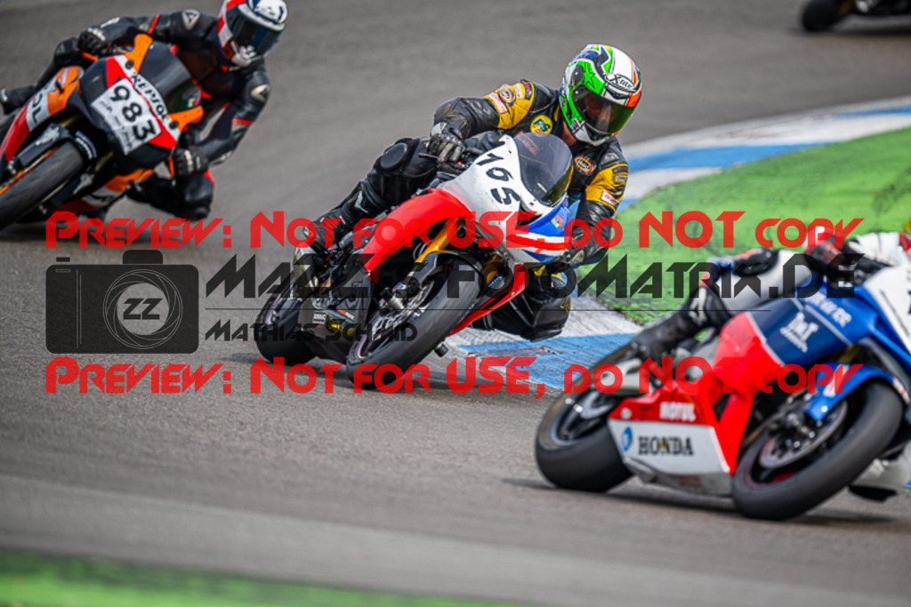 MaZZes_FotoMatrix_230410_3442 | ROT