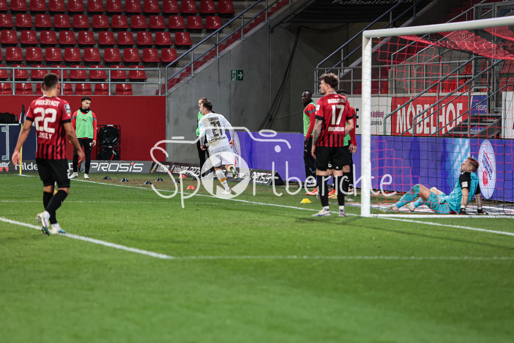 FC Ingolstadt - Dynamo Dresden | Jakob LEMMER (SGD #21) dreht nach seinem Treffer zum 1-3 jubelnd ab / Tor / Treffer / Jubel