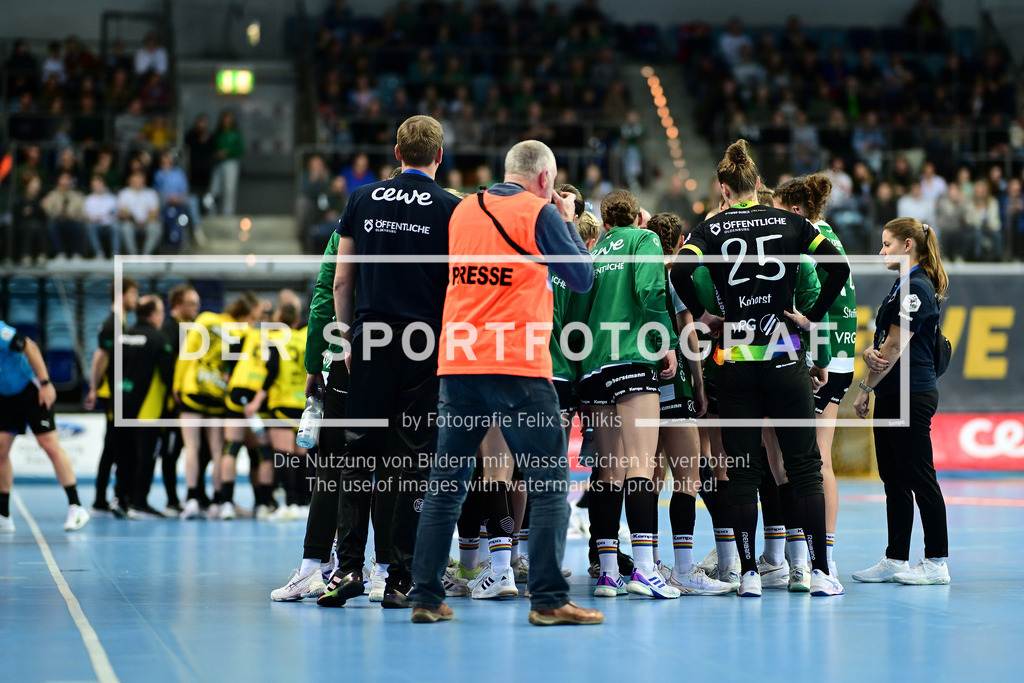 Handball I Frauen I Saison 2024-2025 I 1. HBF I 11. Spieltag I VfL Oldenburg - Borussia Dortmund I 051548 | VfL Oldenburg Frauen - Realisiert mit Pictrs.com