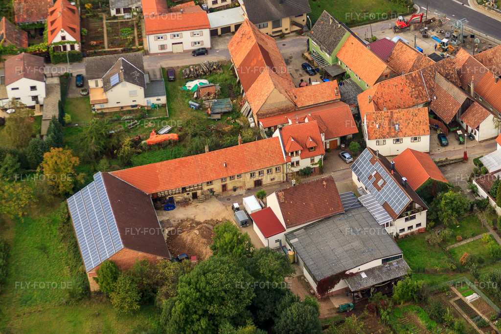 Luftbild: Weingut Gnägy im Ortsteil Rechtenbach in Schweigen-Rechtenbach im Bundesland Rheinland-Pfalz in Deutschland. Foto: IMG_22461.jpg vom 15.10.2009 durch Werner Riehm/FLY-FOTO.de