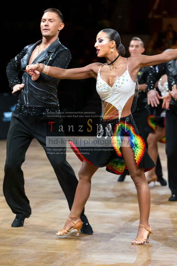 20241109_DM-Formationen_Vorrunde_0852 | Tanzsportbilder, Standardtanz, Lateintanz, WDSF, DTV, LTVB, dancecomp, goc, hessen tanzt, blaues band der spree, walzer, tango, wiener walzer, slowfox, quickstepp, samba, rumba, cha-cha-cha, paso doble. jive, hd-kroft photography, turniertanzsport
