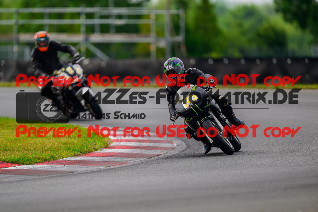 MaZZes_FotoMatrix_240724_6007705_2623 | GELB