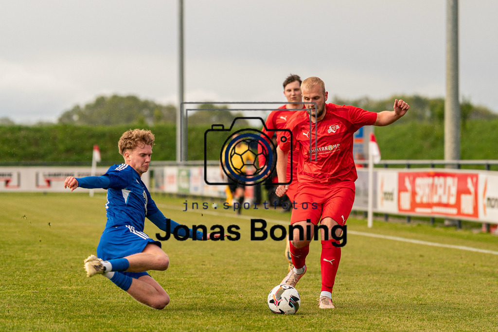 Fußball I Herren I Saison 2025-2026 I Kreisliga VEC I 27. Spieltag I VFL Oythe II - TUS Neuenkirchen I 03513 | jns.sportfotos - Realisiert mit Pictrs.com