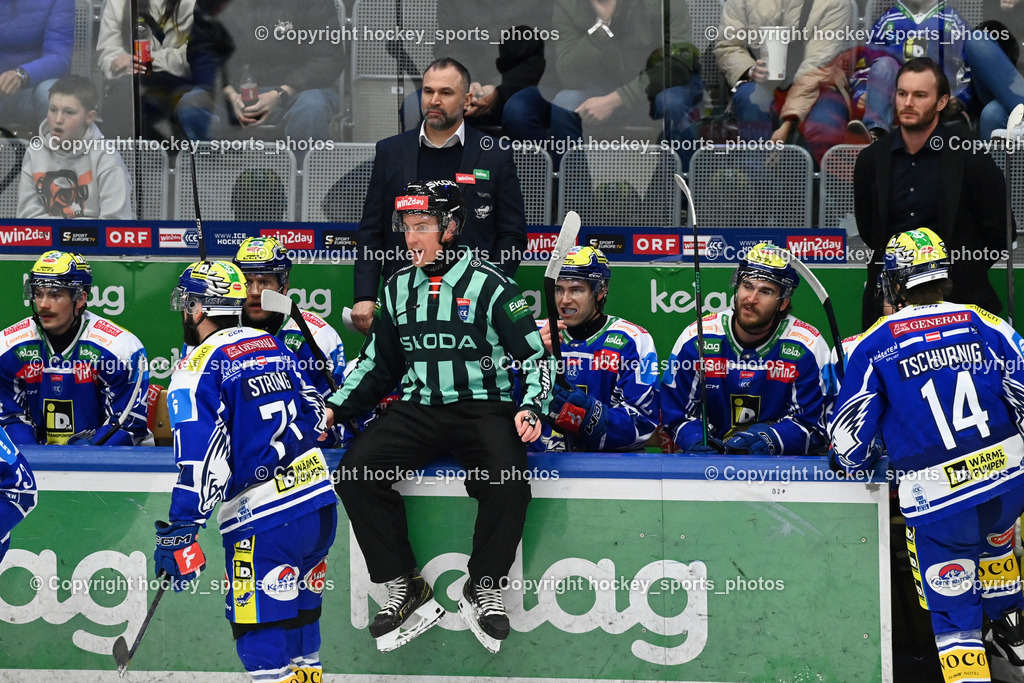 EC IDM WÄRMEPUMPEN VSV vs. MOSER MEDICAL GRAZ99ERS | #71 Steven Strong EC VSV, NOTHEGGER DAVID Referee, #14 Johannes Tschurnig EC VSV, Pierre Allard Headcoach EC VSV, #9 Alexander Rauchenwald EC VSV, EC IDM WÄRMEPUMPEN VSV vs. MOSER MEDICAL GRAZ99ERS, EC IDM WÄRMEPUMPEN VSV vs. MOSER MEDICAL GRAZ99ERS am 17.03.2026 in Villach (Stadthalle Villach), Austria, (Photo by Bernd Stefan)