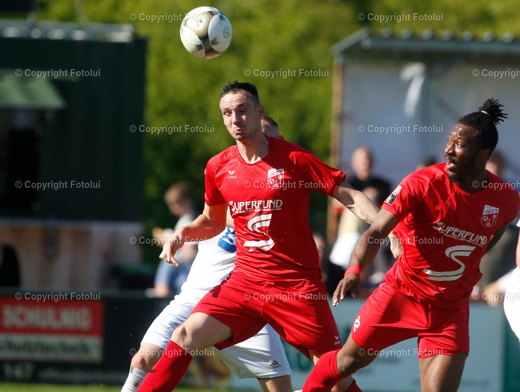 A_LUI_27042024_17 | SPORT,FUSSBALL,LT1 OOE LIGA ASKOE OEDT-UNION EDELWEISS LINZ 27.04.2024 IM BILD:FLORIAN MADLMAYR UND EMMANUEL CHINONSO EZIKWE  (BEIDE OEDT)  FOTO:FOTOLUI