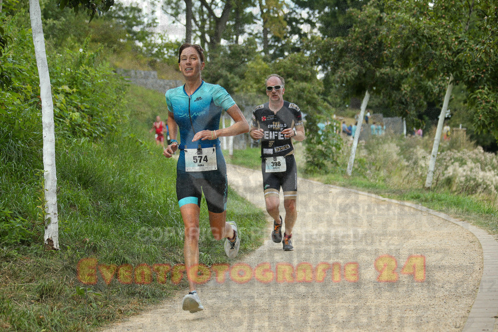 250824_1357_EX1_4438 | Sportfotografie im Rhein-Sieg Kreis, Köln, Bonn, NRW, Rheinland Pfalz, Hessen, etc. Unser Tätigkeitsfeld umfasst den Laufsport vom Volkslauf über den Marathon, Duathlon, Triathon bis zum Ultralauf wie Kölnpfad Ultra oder Schindertrail.