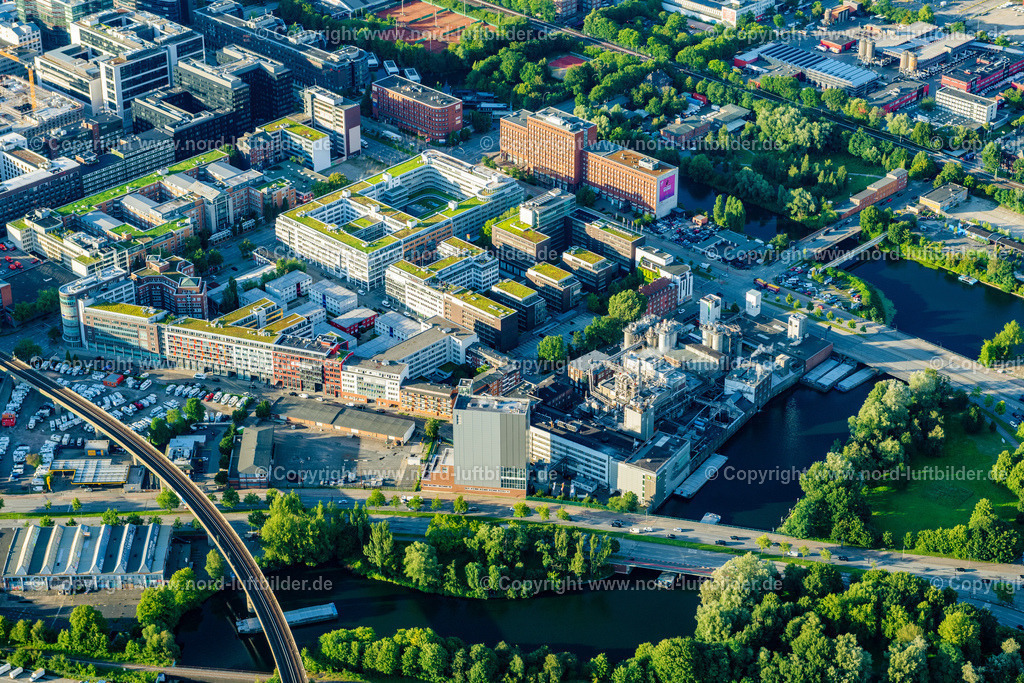 Hamburg_Hammerbrook_Amsinckstrasse_ELS_9852040823 | HAMBURG 04.08.2023 Büro- und Geschäftshaus- Ensemble Heidenkampsweg - Süderstraße im Ortsteil Hammerbrook in Hamburg, Deutschland. // Office building - Ensemble Heidenkampsweg - Suederstrasse in the district Hammerbrook in Hamburg, Germany. Foto: Martin Elsen