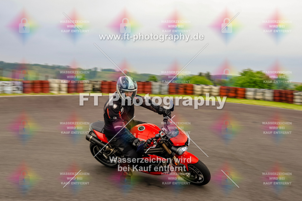 OBK-5574 | Hier findet Ihr Bilder von Touristenfahrten auf der Nürburgring Nordschleife oder von anderen Veranstaltungen die ich besucht habe. Viel Spass beim Durch Schauen 