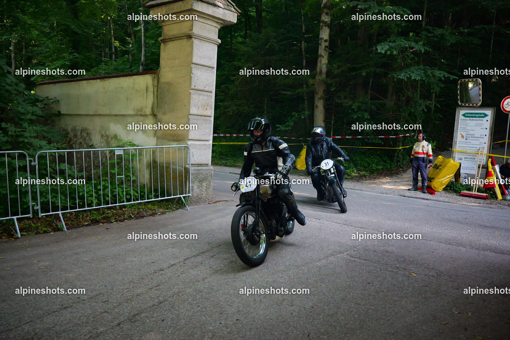 P1015046 | Erleben Sie atemberaubende, hochqualitative Fotos Ihrer Fahrt entlang der malerischen Alpenstraßen. Besuchen Sie alpineshots.com, um professionelle Aufnahmen Ihrer unvergesslichen Reise zu finden und zu kaufen - Realisiert mit Pictrs.com