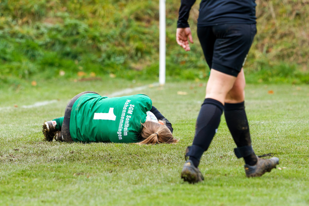 HOHFCH_251109_9709 | 1.FC Heidenheim 1846 II vs. GAST, Fußball, Frauen, Bezirksliga, 2025/2026, X. Spieltag, 03.10.2025 in Heidenheim, Kunstrasen b. Voith-Arena West(Foto: Michael Bulling) - Realisiert mit Pictrs.com