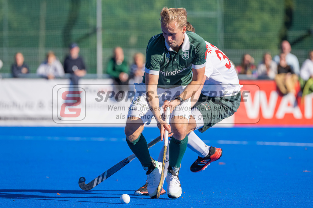 HK_20221009_100859 | 1. Bundesliga Herren Crefelder HTC - Uhlenhorst Mülheim am 9.10.2022 Crefelder HTC, Krefeld , Schröder Mika ( Crefelder HTC #33 ) , Malte Hellwig ( Uhlenhorst Mülheim #29 )