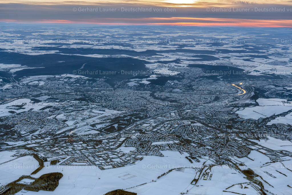 4045136 | WüRZBURG 13.02.2021 Stadtgebiet mit Außenbezirken und Innenstadtbereich in Würzburg im Bundesland Bayern, Deutschland. Weiterführende Informationen bei: Stadt Würzburg. // City area with outside districts and inner city area in Wuerzburg in the state Bavaria, Germany. Further information at: Stadt Wuerzburg. Foto: Gerhard Launer