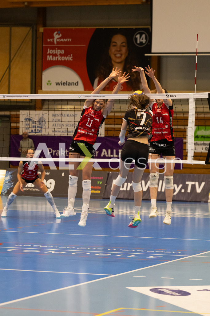 Volleyball I Frauen I Saison 2025-2026 I CEV Volleyball Challenge Cup 2026 | Women I 16th Finals I VC Kanti Schaffhausen - TJ Ostrava I 03.12.2025 | TJ Ostrava - 7 Andrea Štrbová (SVK) – Diagonalangriff - Realisiert mit Pictrs.com