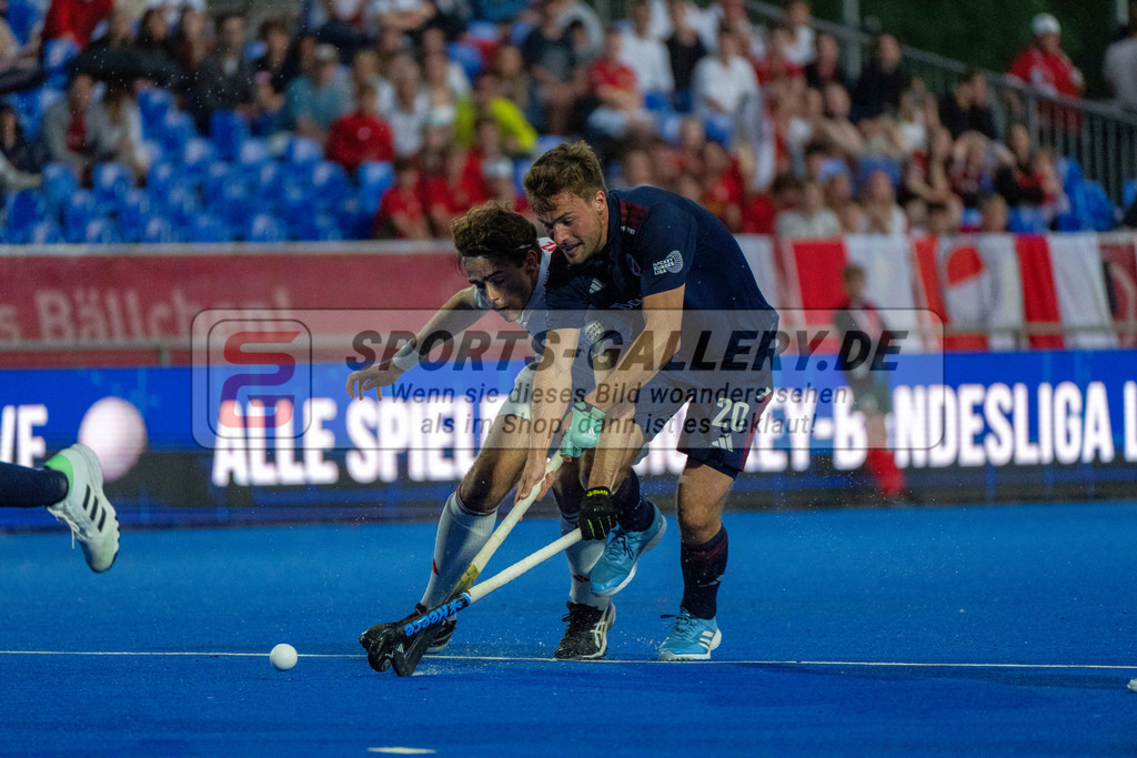 Final4_20250531-1942-HK108194 | Krefeld, Deutschland, 31.05.2025:  Feldhockey Final4 2025 – „Deutsche Feldhockey-Meisterschaften 2025“ im Gerd-Wellen-Hockeyanlage am 31.05.2025 in Krefeld, Deutschland. (Foto von Kramhöller/Fehrmann/Kaste)Krefeld, Germany, 31.05.2025: Feldhockey Final4 2025 – „Deutsche Feldhockey-Meisterschaften 2025“ in Gerd-Wellen-Hockeyanlage at 31.05.2025 in Krefeld, Deutschland. (Foto from Kramhöller/Fehrmann/Kaste)