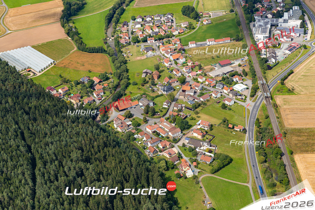 Aktuelles Luftbild von Gundelsdorf Kronach Kauf mit Lizenz / Bildrechten möglich- Die Luftaufnahme wurde 2021 mittels UL-Flugzeug erstellt ( keine Drohne ) - hochauflösende Kamera-Systeme von  Canon -Beste Qualität - Für grossformatige Ausdrucke geeignet. Die Geschenkidee !
