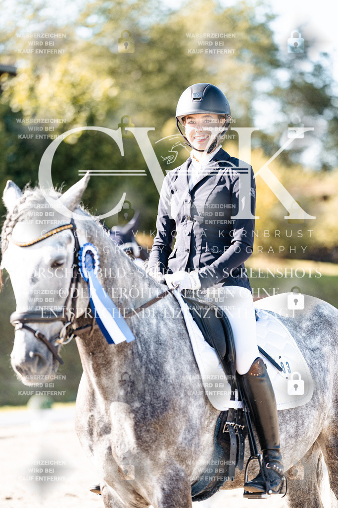 CK908459 | Turnierfotografie Pferdefotografie Trier Rheinland-Pfalz Pferdesport Reitsport Tierfotografie Sportfotografie Pferdevideo Pferdevideografie Equestrianvideography equestrianphotography  - Realisiert mit Pictrs.com