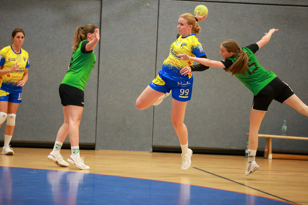 HcTvRhedeII_SvNeukirchen_150924_092 | Bildergalerie von Sport-Ereignissen aber auch von weiteren spannenden Dingen - nicht nur vom Niederrhein. In Anlehnung an den bekannten Spruch von Hanns Dieter Hüsch heißt das Motto: "Niederrhein ist überall".  - Realisiert mit Pictrs.com