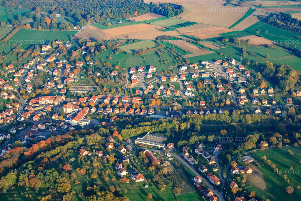Aerial view: Rue des Elfes in Niederbronn-les-Bains in the state Bas-Rhin, France. – Photo: IMG_54167.jpg taken on 10/21/2012 by Werner Riehm/FLY-FOTO.com – Resolution of the original: 4752 x 3168 px