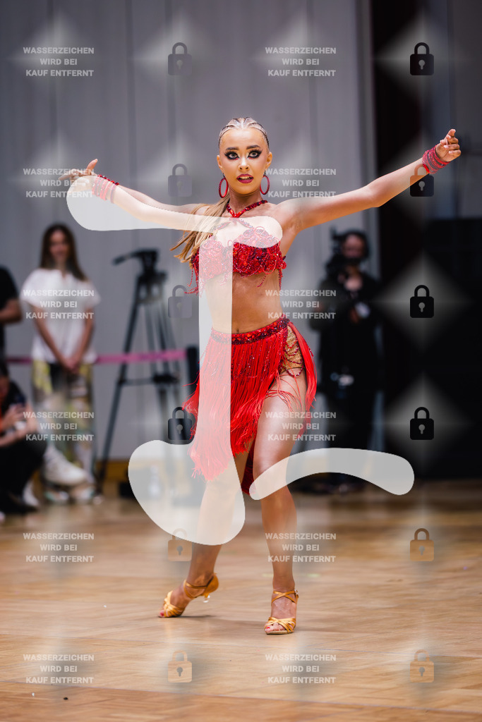 GOC 2025 - WDSF Solo Junior II Latin Female - 2025-08-21-8522 | Webshop for digital downloads and prints of dance sport, event & show photographer Julian Link - Realisiert mit Pictrs.com